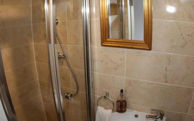 Heathrow Inn