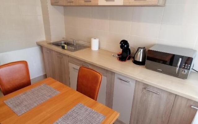 Piata Victoriei 2 Room Apartment