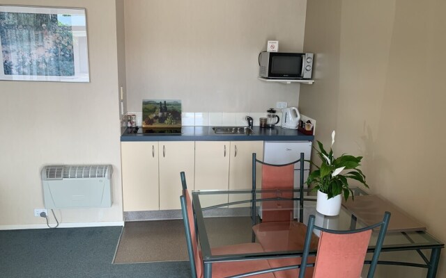 Academy Motor Inn