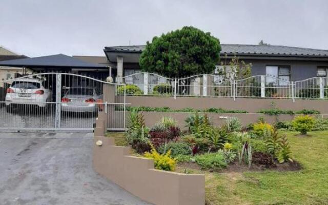 Ariah's Guesthouse and Self Catering