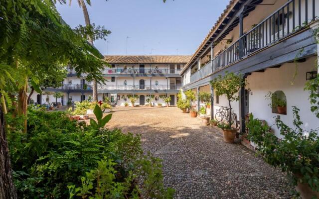 Conde Central Courtyard By Valcambre