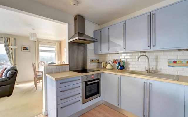 Peaceful Holiday Home in Saundersfoot With Balcony