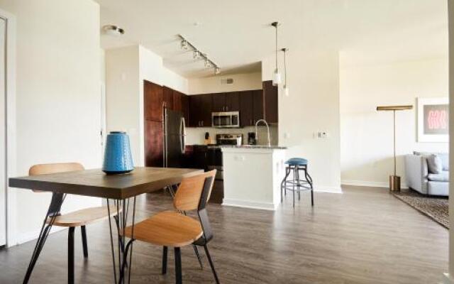 Lively West Congress Suites by Sonder