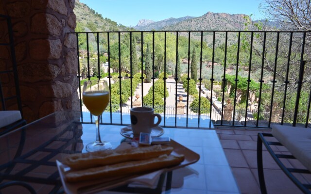 Hotel Jardines de la Santa