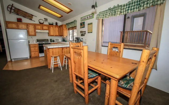 Bear Claw Bungalow #379