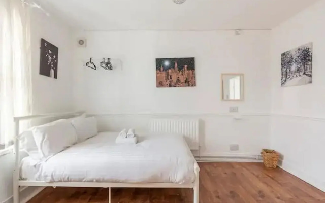 Cheerful Maisonette in the Heart of Orrell Park
