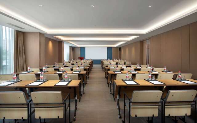 Ramada by Wyndham Luoyang Downtown