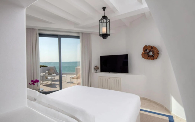 Anantara Santorini Abu Dhabi Retreat - Adults Only