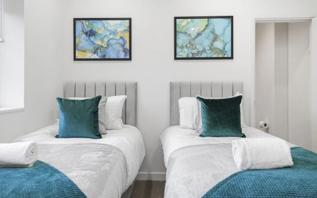 Central Stevenage Luxury 2 Bed Apartment