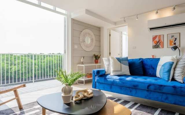 w Lovely 3BR With Modern Balcony in Panama