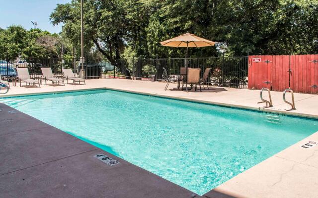 Spark by Hilton Round Rock