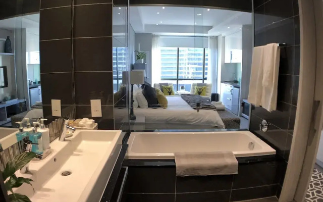 Sandton Skye Suite 604