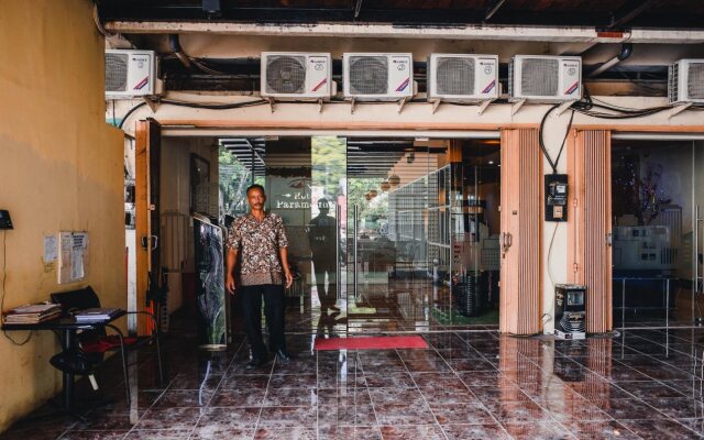 RedDoorz Plus near Sultan Hasanuddin Airport