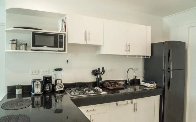 Stylish Fully-equipped Condo City-centered w Great Terrace Grill Pool