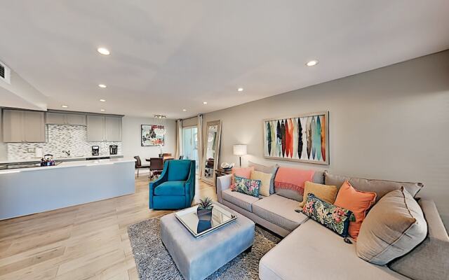 4916n73r 2 Bedroom Townhouse