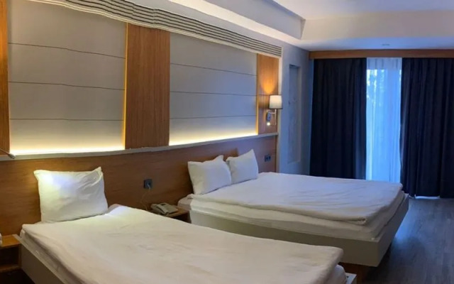 May Park Hotel