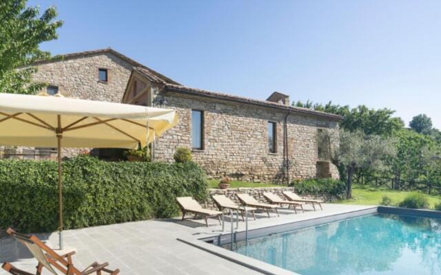 Luxury Villa Inside a big Estate Airco Heated Pool-villa Savino