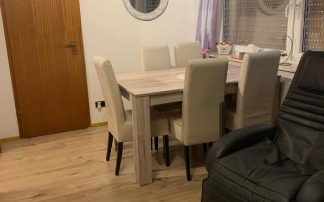 Gemütliche 2.5 Zimmer Wohnung mit Garten