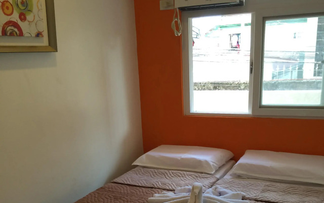 Stone House Hotel Pasay