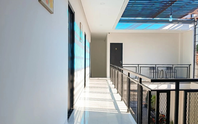 Happy Living Syariah near Stasiun Klaten Mitra RedDoorz – Hotel Rooms – Klaten