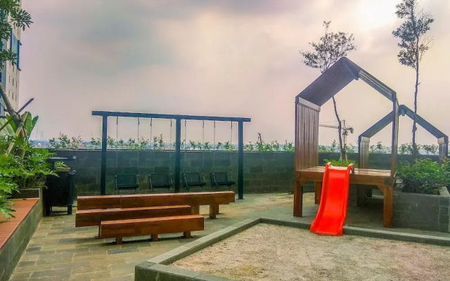Homey And Nice Studio At Lrt City Bekasi Apartment