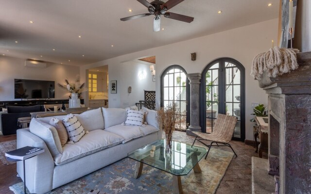 Panoramic Paradise 3BR Overlooking SMA