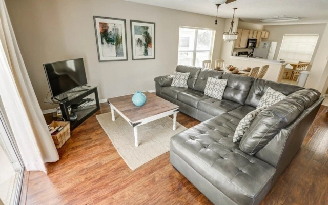 Southern Palms Pool 3 Bedroom Home by RedAwning