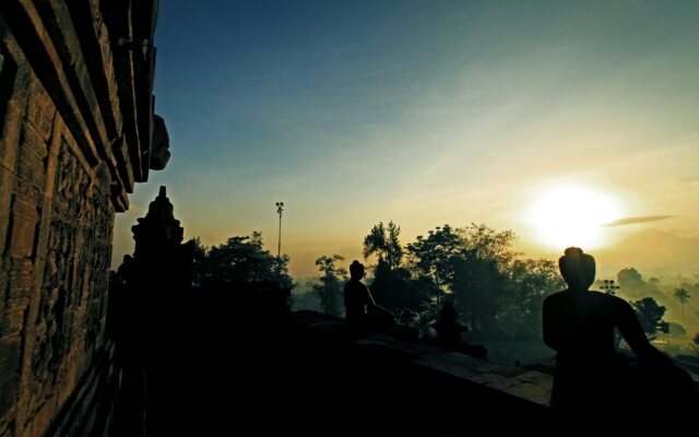 Grand Artos Aerowisata Hotel & Convention