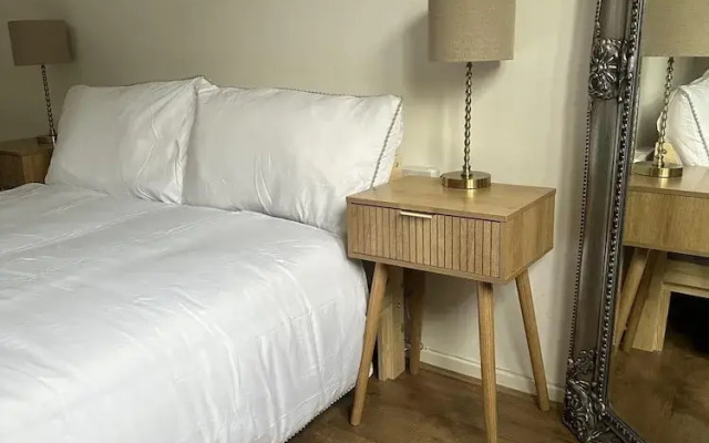 Fab Excel London Flat, Warm Cosy Liz Line