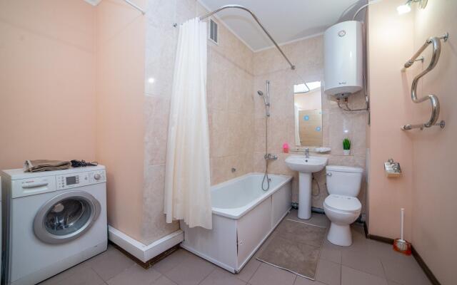 Европа Центр на переулке Красный 5 корпус 1