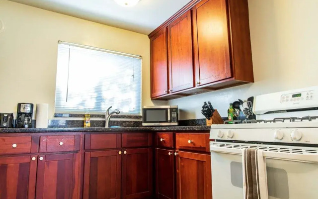 Sunny Palo Alto Two Bed