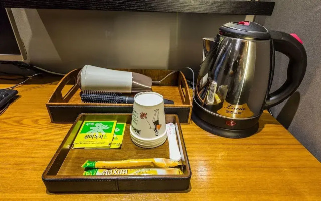 Hotel YOLO Yeongdeungpo