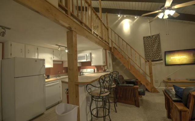 Storm Meadows Club by Retreatia