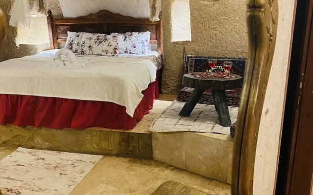 Ela cave house