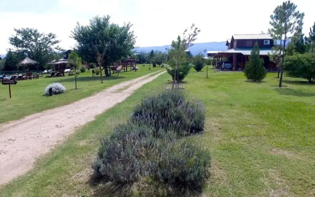 Las Cortaderas Cabanas De Tronco