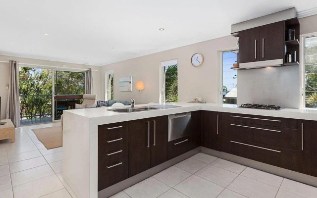 Apartment 1 Attunga Heights 4