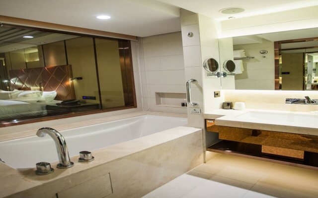 voco Nanjing Oriental Pearl by IHG