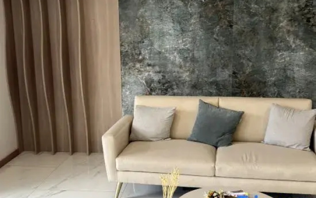 Modern Studio close by La Carolina Metro station