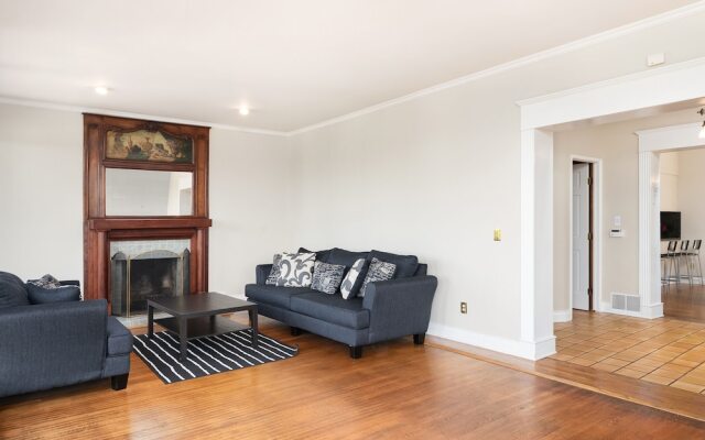 Seattle Vacation Home: The Tuscan Villa