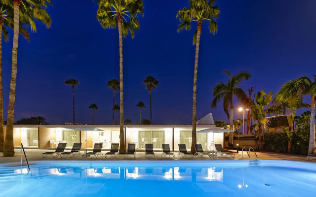 Sanom Beach Resort - Adults Only