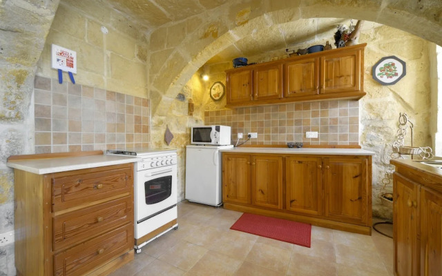 Tal-barun Farmhouse