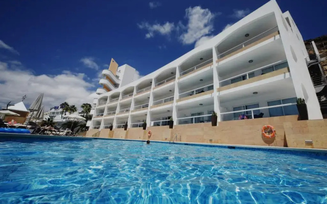 Apartamentos Cabau Altair