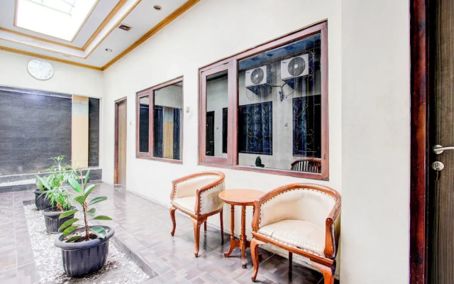 Hotel O Jalan Malioboro Near Stasiun Tugu Yogyakarta Formerly Hotel Baru