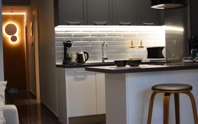 Comely n Gusto luxury Apts.(Must)