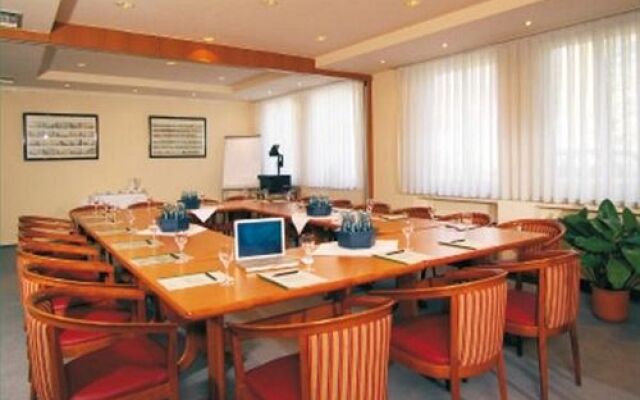 Hotel Am Lunik Park