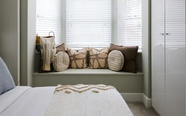 The Fichley Hideaway - Glamorous 2Bdr Flat With Patio
