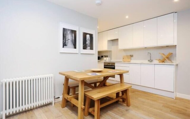 JOIVY Vibrant City Centre 2-bed Apt.