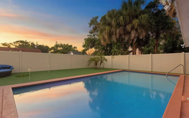 'the City Oasis' Near IMG & Anna Maria Island!