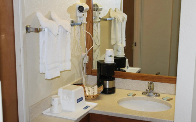 Travelodge by Wyndham Perry National Fairgrounds Area I-75