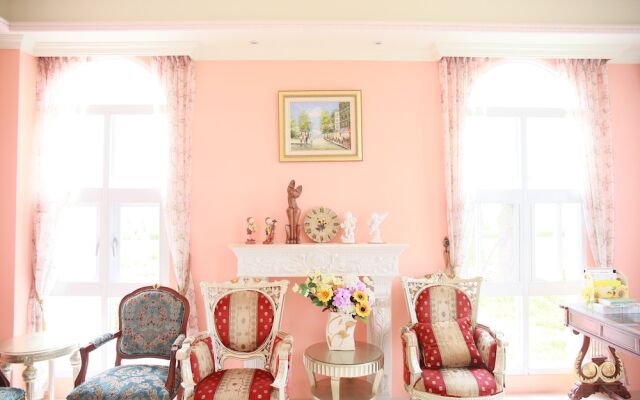 Decoupage Bed and Breakfast